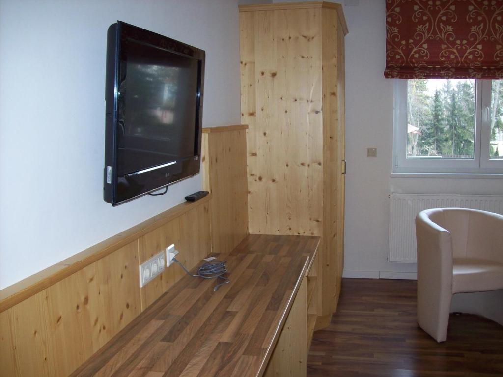 Hubertushof Fromwald Hotel Und Gasthof Bad Fischau Номер фото
