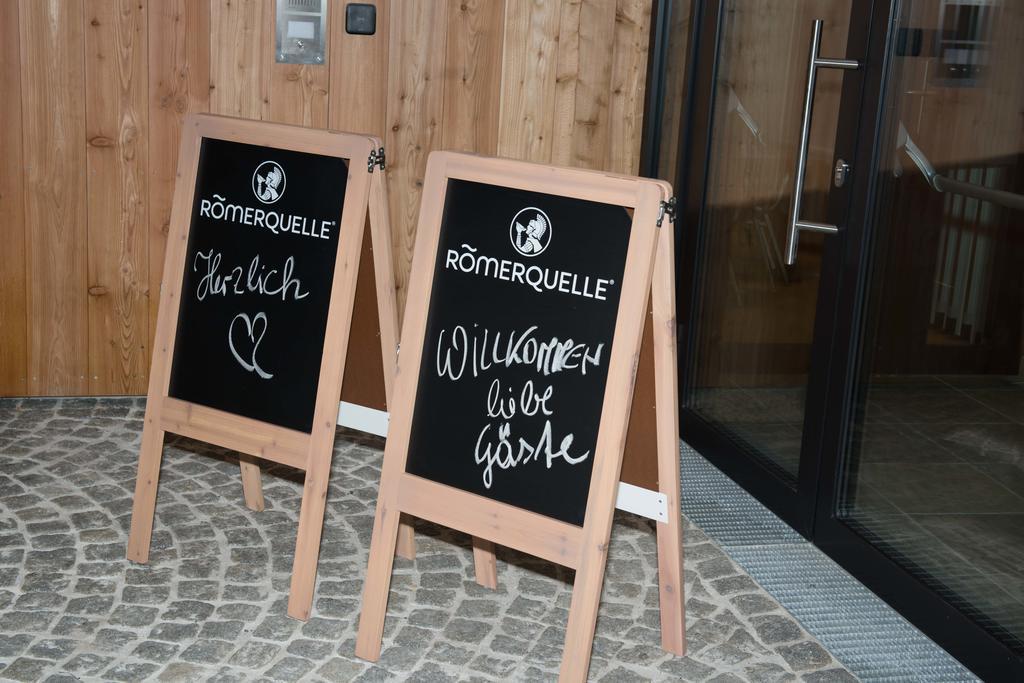 Hubertushof Fromwald Hotel Und Gasthof Bad Fischau Экстерьер фото